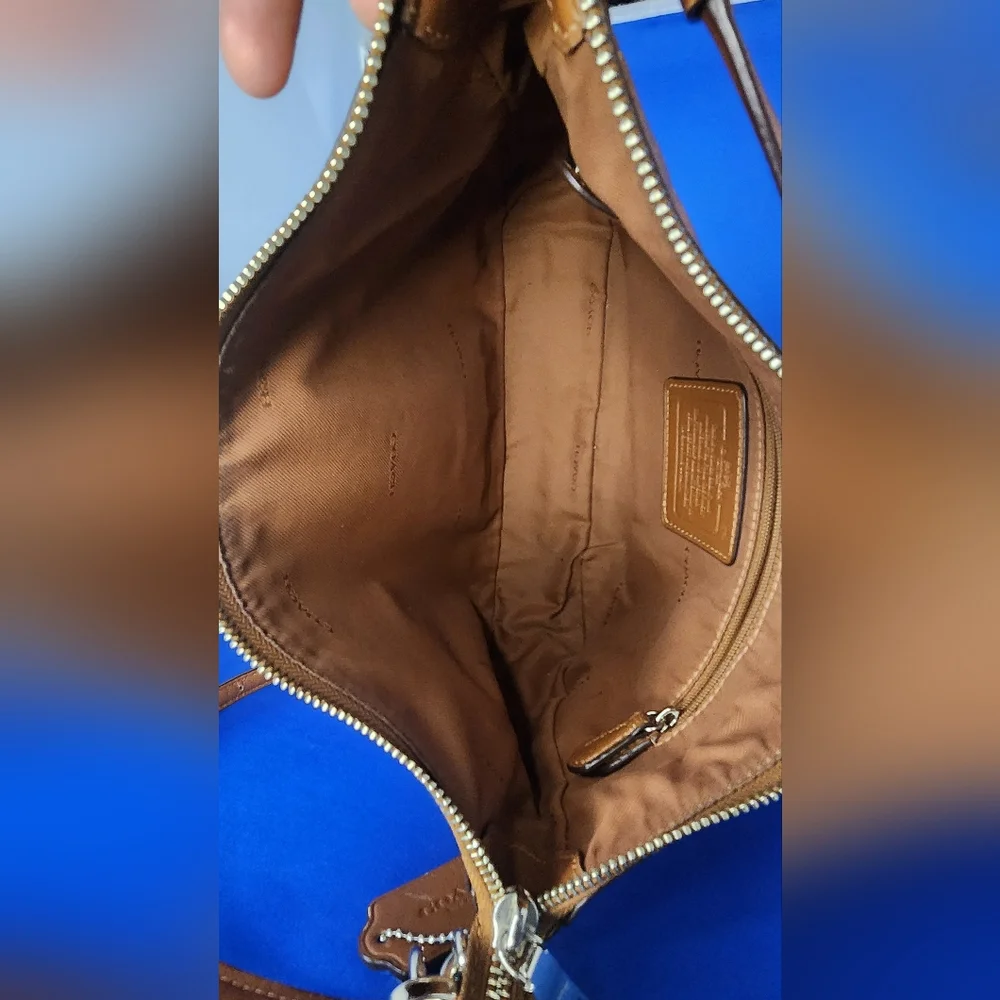 Coach Chelsea Distressed Tan Leather Shoulder Bag - Picture 10 of 14